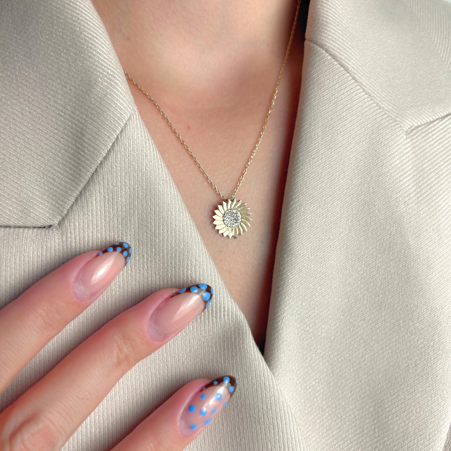Gold Sunflower Necklace, Dainty Flower Pendant with Sparkle Center, Summer Jewelry, Bridesmaid Gift